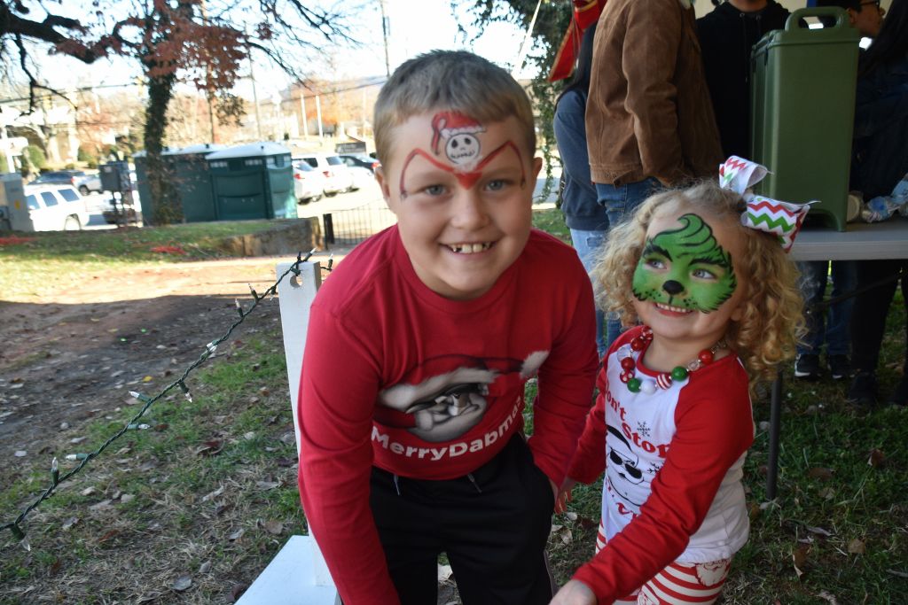 tree lighting 11-2019 022 (1024x683).jpg